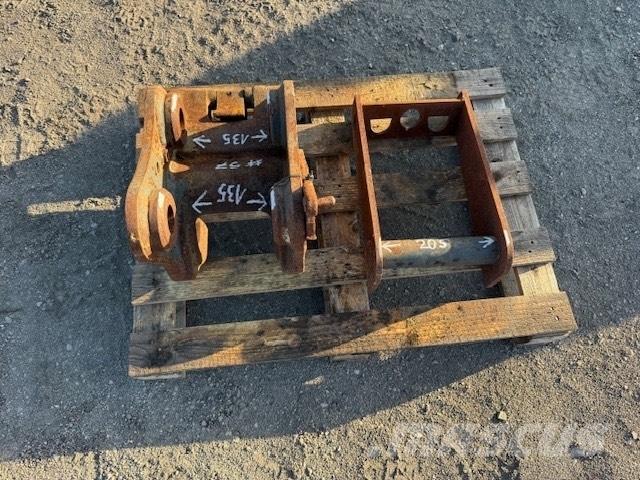 JCB QUICK COUPLERS Gyors csatlakozók