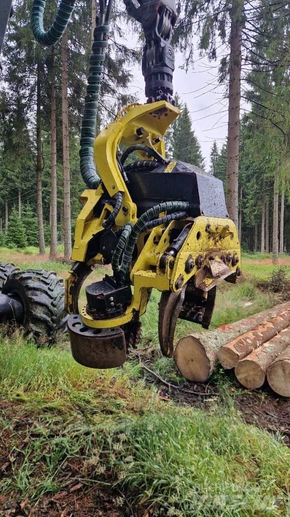 John Deere 1270 G Betakarítók