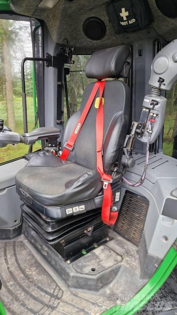 John Deere 1270 G Betakarítók
