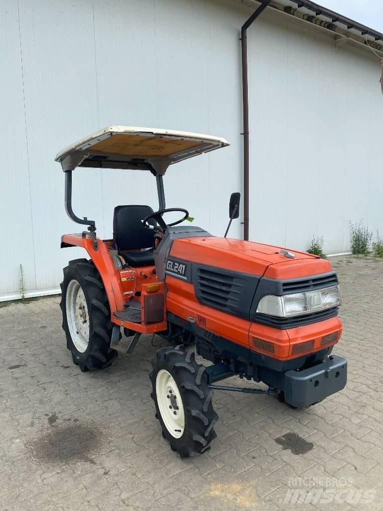 Kubota GL241 Kompakt traktorok