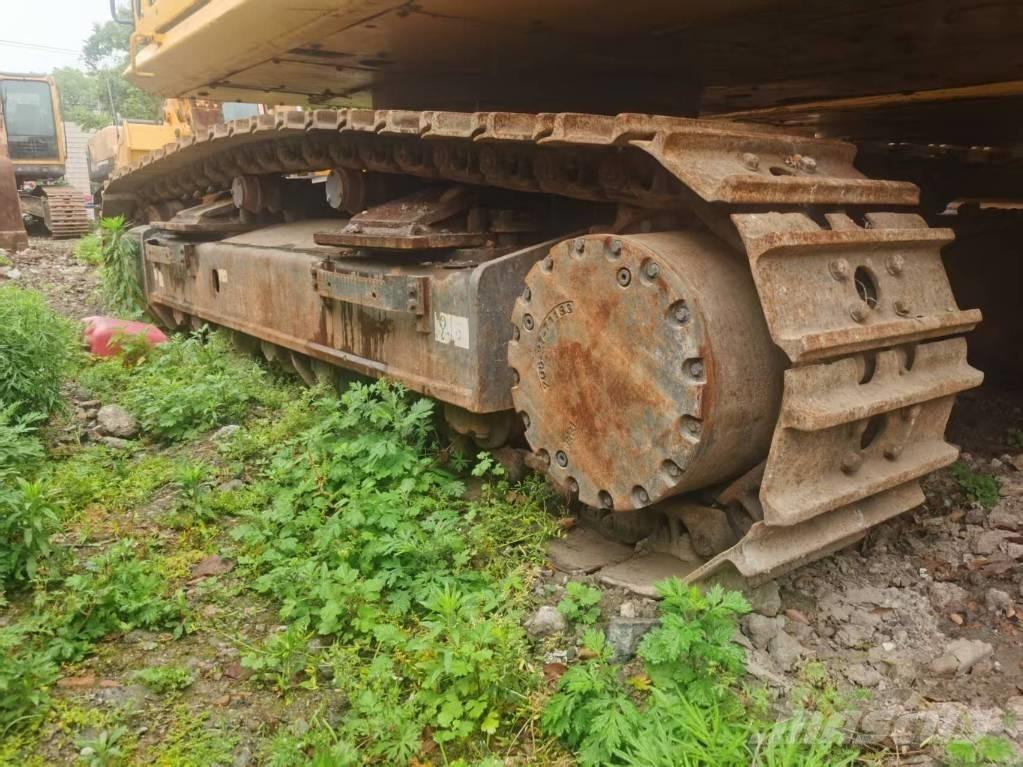 Komatsu PC 450-8 Lánctalpas kotrók