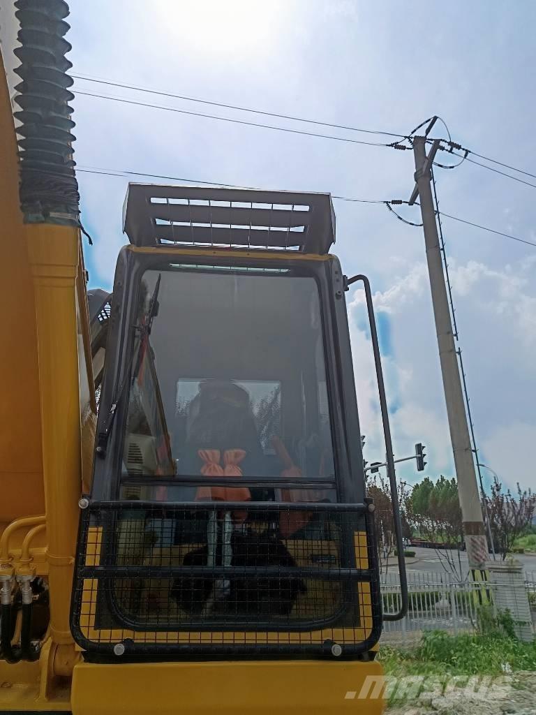 Komatsu PC 200 Lánctalpas kotrók