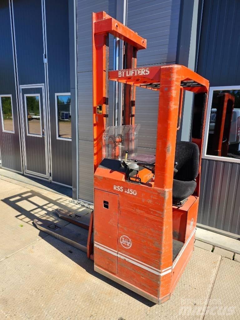 BT RSS 1350 Elektromos gyalogkíséretű targoncák