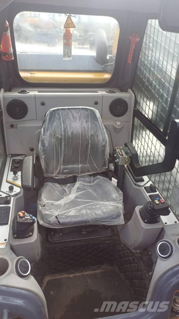 XCMG XC7-TV12 Lánctalpas homlokrakodók