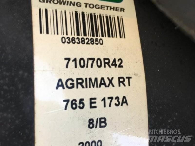 BKT 710/70 R 42 Gumiabroncsok, kerekek és felnik