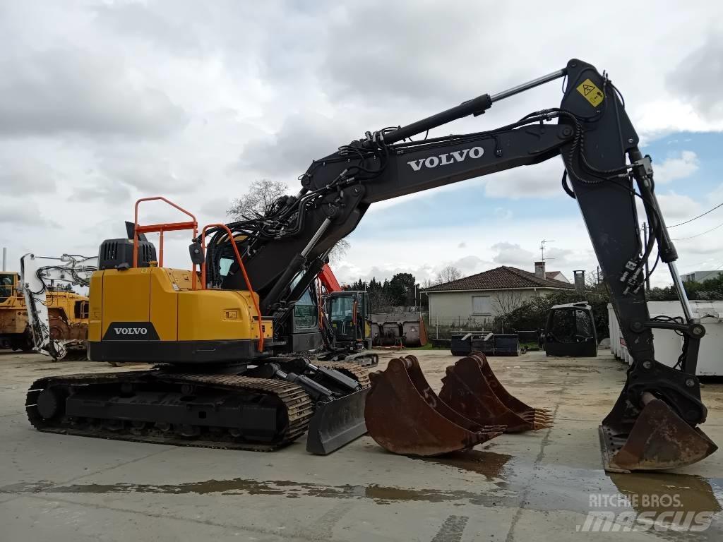 Volvo ECR235EL Lánctalpas kotrók