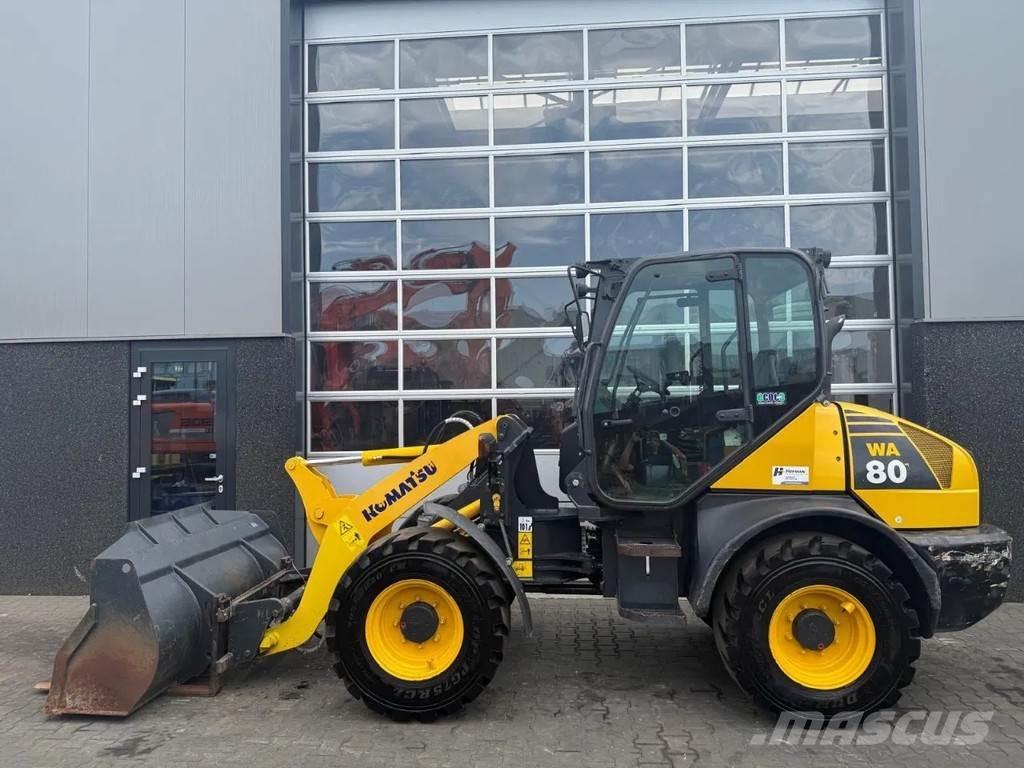 Komatsu WA80-6 Gumikerekes homlokrakodók