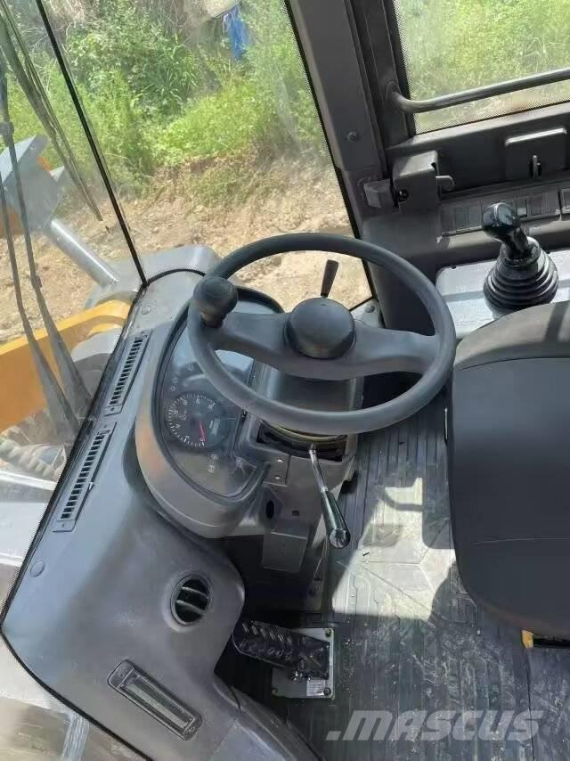 SDLG LG 956L Gumikerekes homlokrakodók