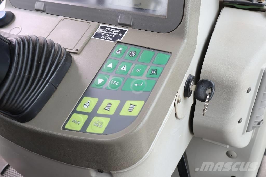 Fendt 820 Vario TMS Traktorok