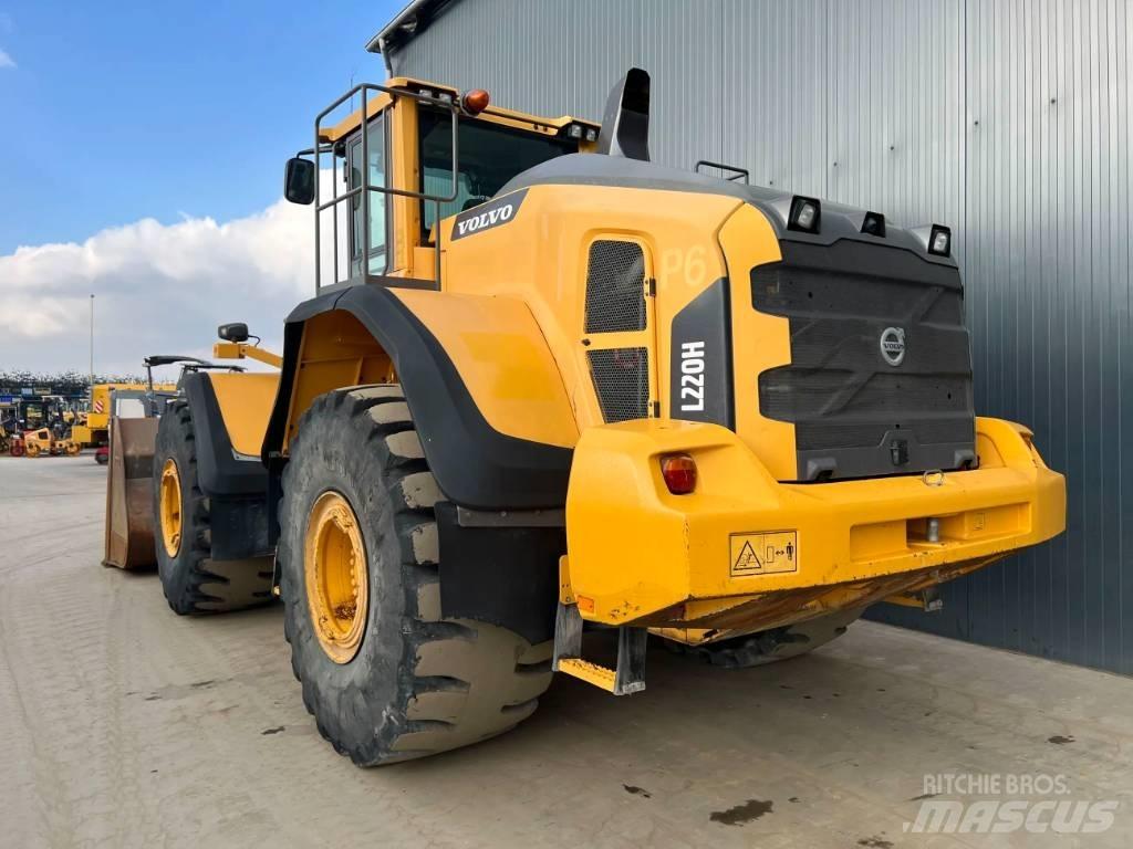 Volvo L220H Gumikerekes homlokrakodók