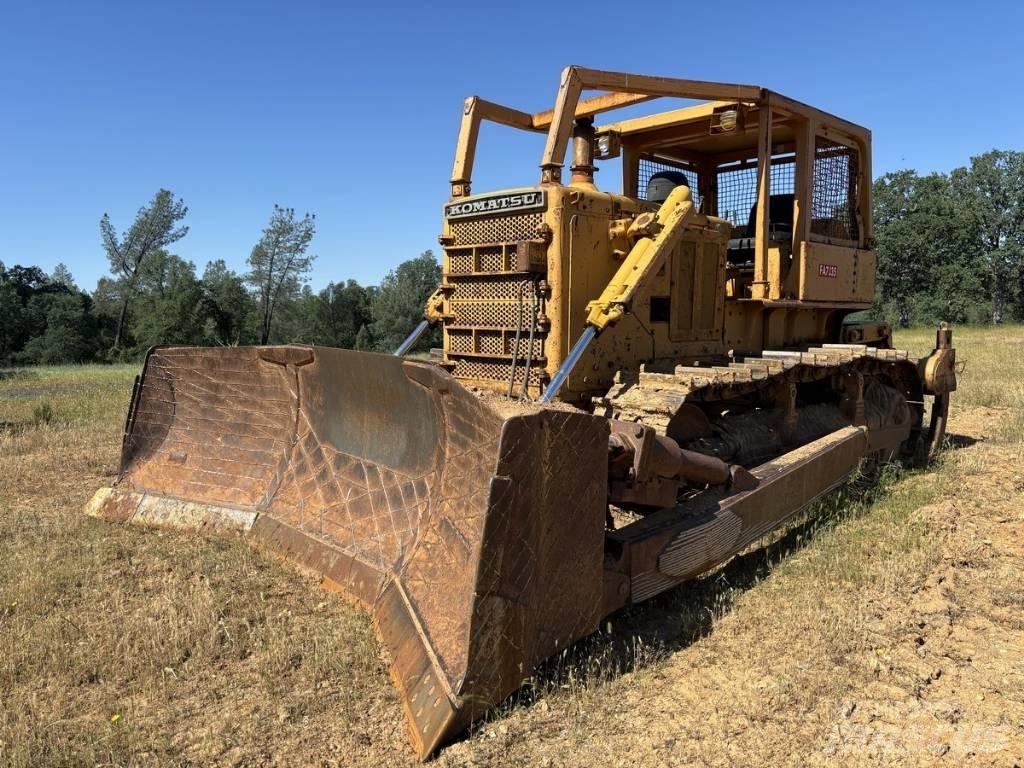 Komatsu D 85-12 lánctalpas dózerek