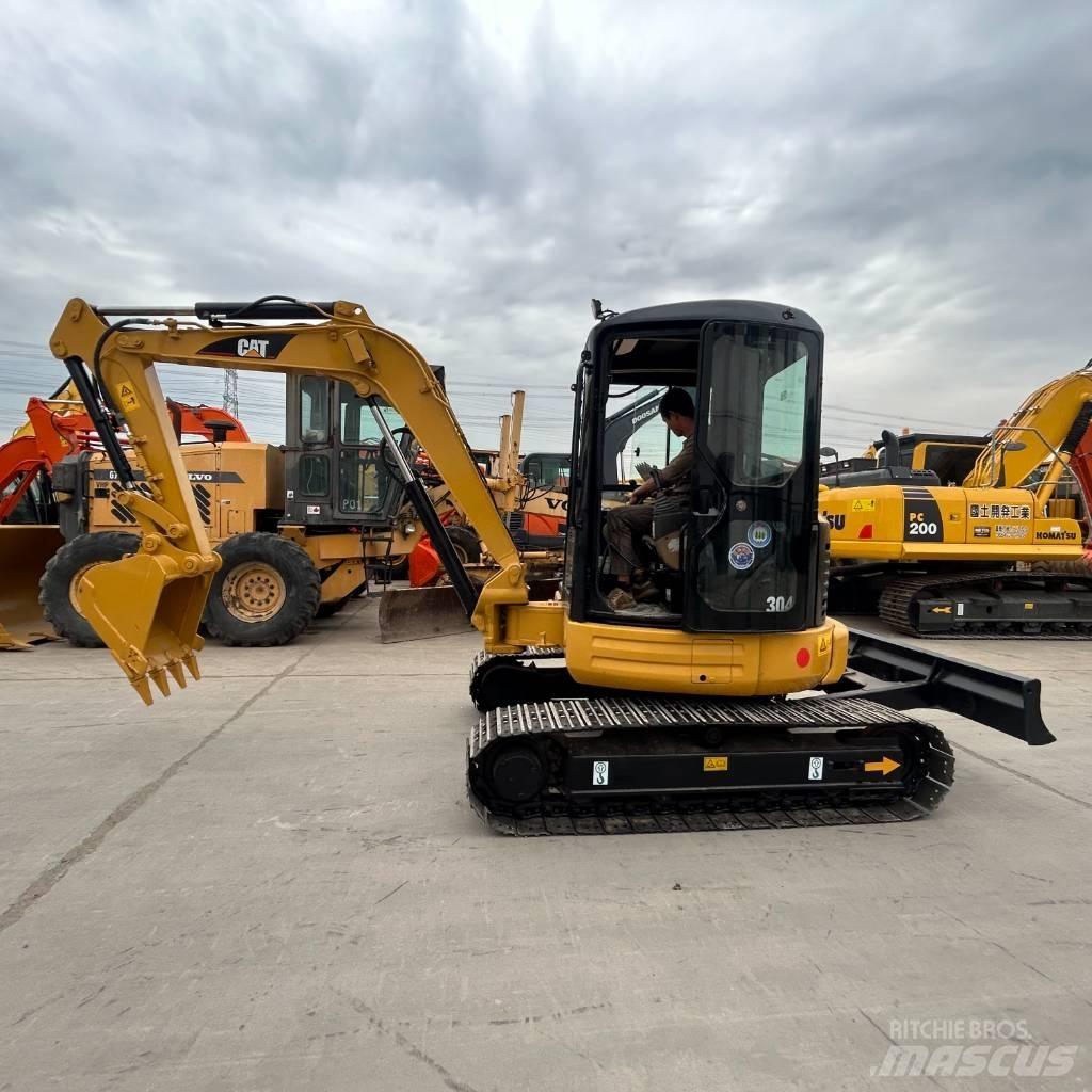 CAT 304 Lánctalpas kotrók