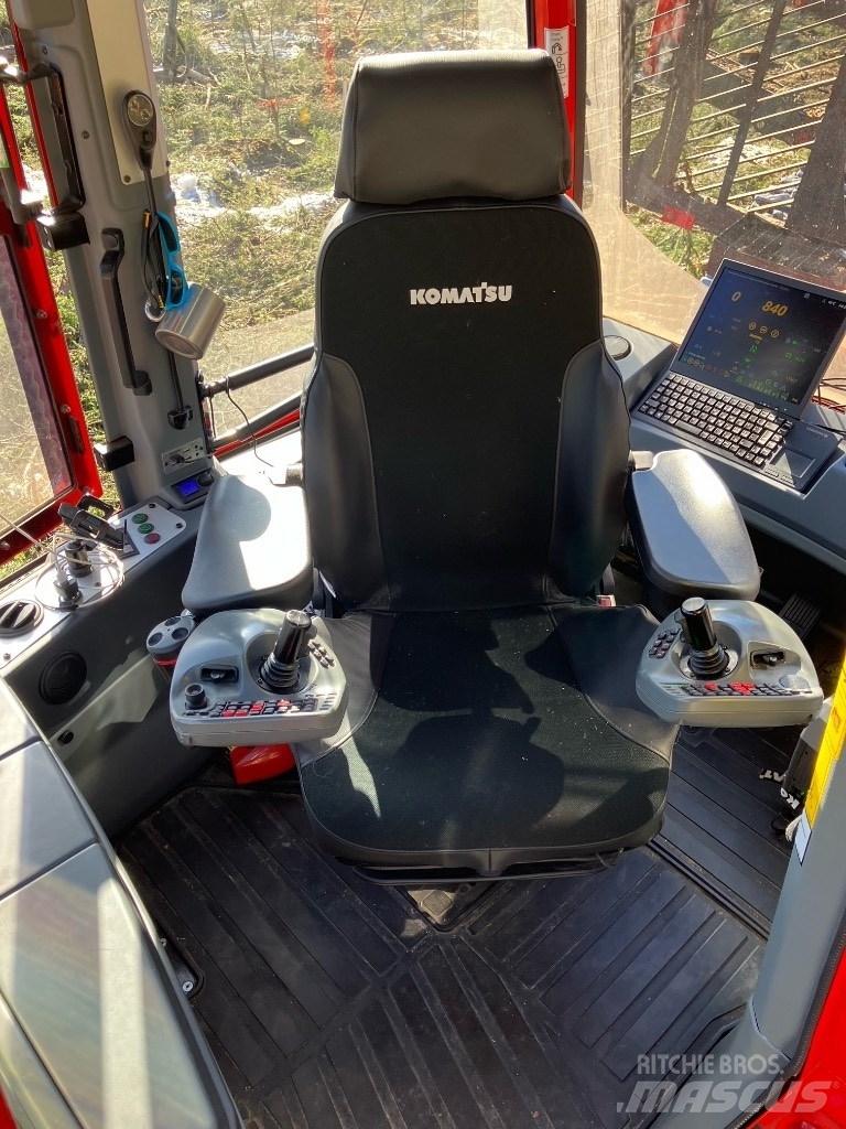 Komatsu 895 Kihordók