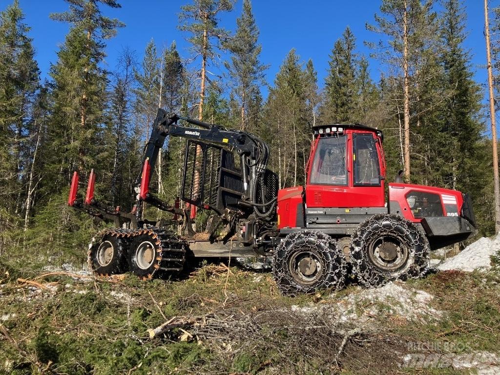 Komatsu 895 Kihordók
