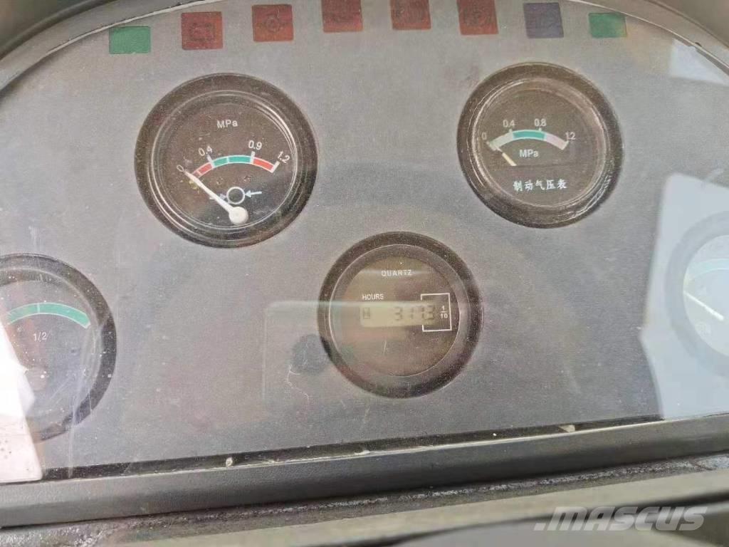 LiuGong 836 Gumikerekes homlokrakodók