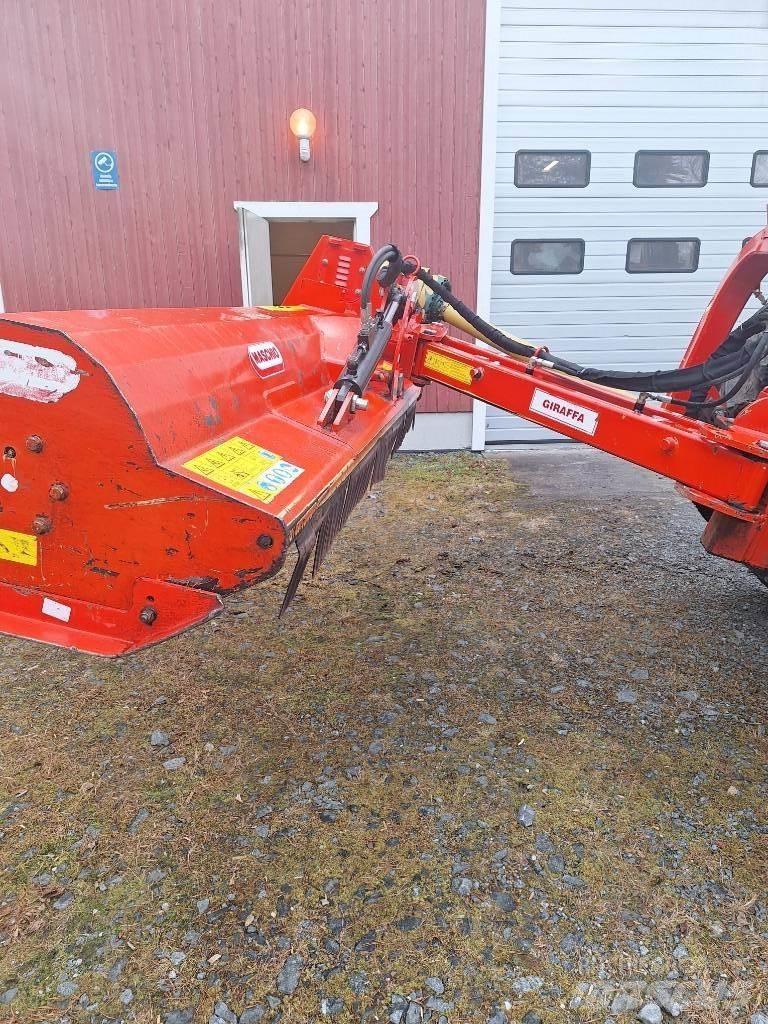 Maschio Giraffa 210 Szárzúzók és fűkaszák