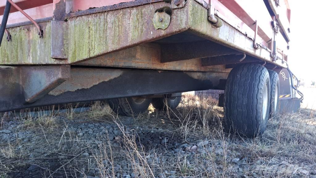 Tuhti M85 Billenő Mezőgazdasági pótkocsik