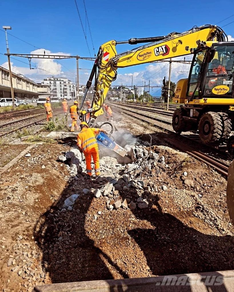 CAT 323 Rail Speciális kotrók