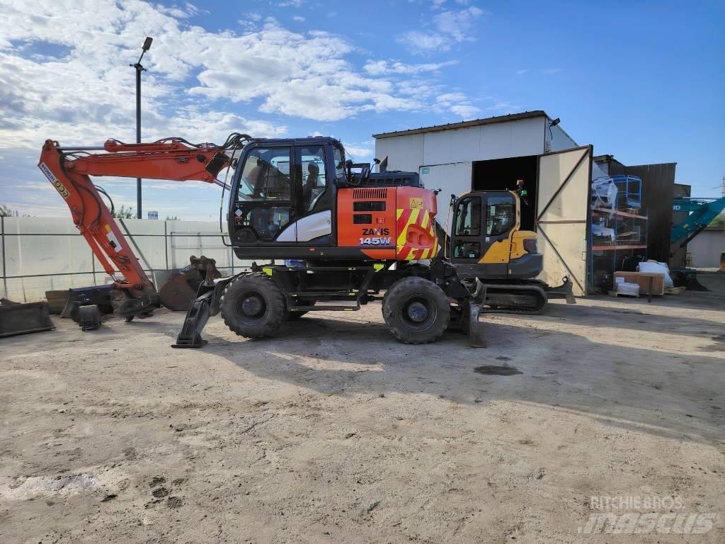 Hitachi ZX 145 Gumikerekes kotrók
