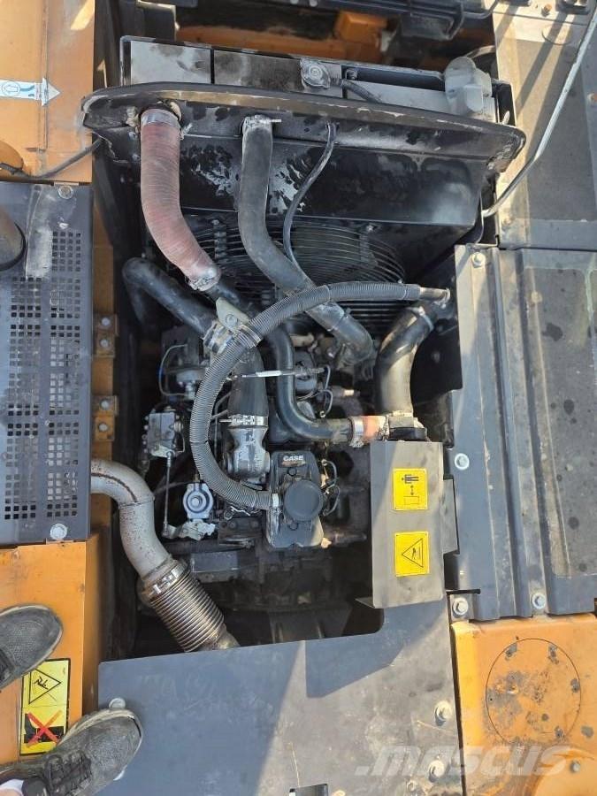 CASE WX 148 Gumikerekes kotrók