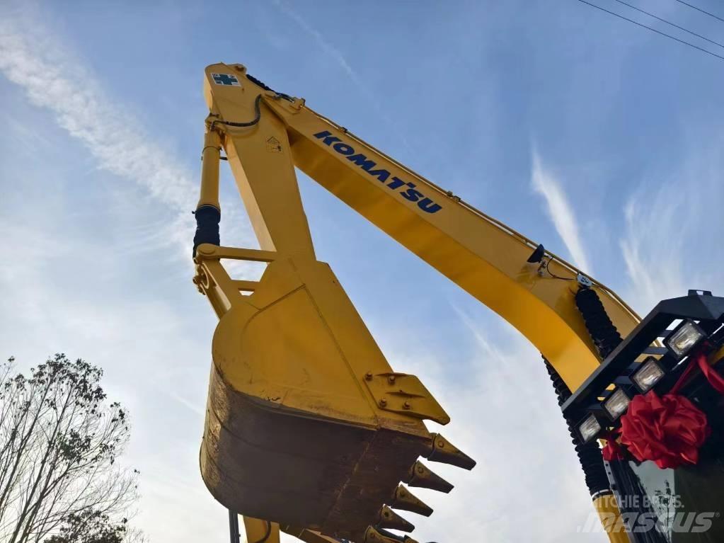 Komatsu PC240-8 Közepes (midi) kotrók 7 t - 12 t