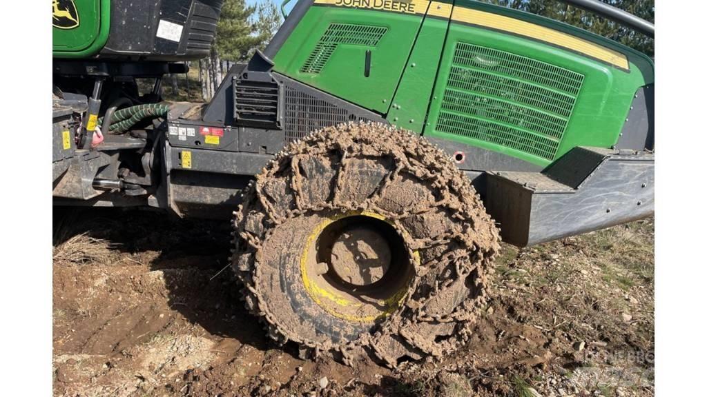 John Deere 1070 G Betakarítók
