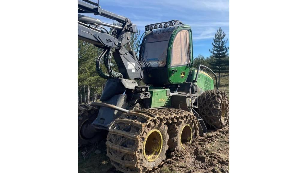 John Deere 1070 G Betakarítók