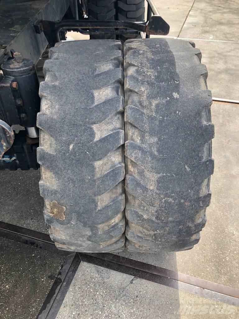 Etec 813B Gumikerekes kotrók