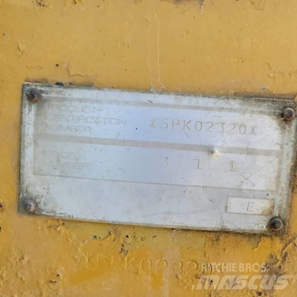 CAT 311 Lánctalpas kotrók