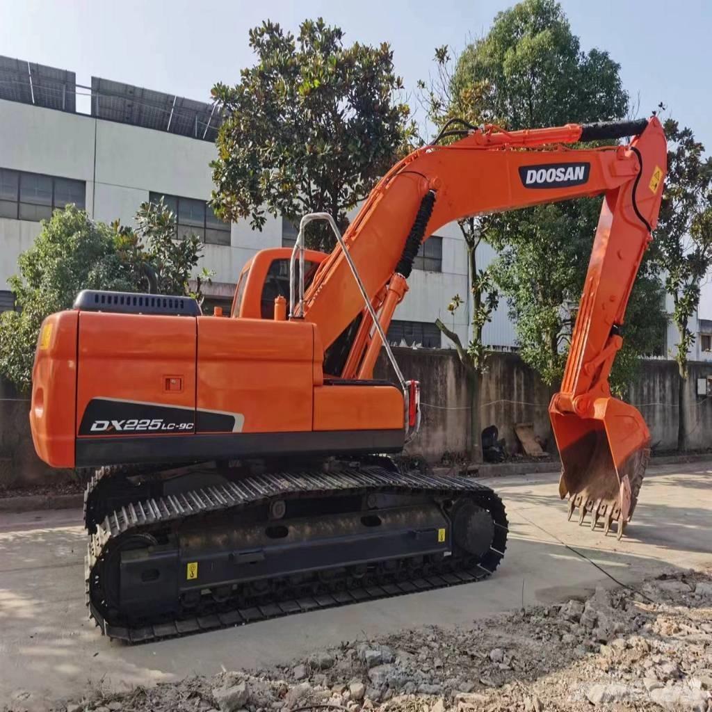 Doosan DX225LC-9C Lánctalpas kotrók