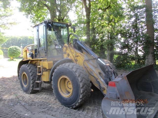 CAT 924 Gumikerekes homlokrakodók