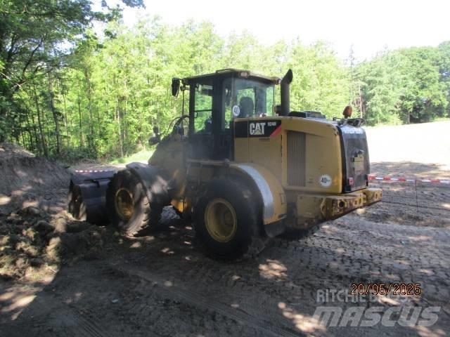 CAT 924 Gumikerekes homlokrakodók