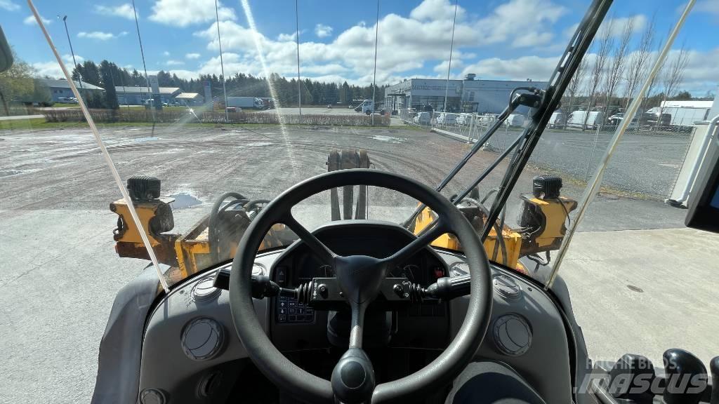 Volvo L 120 G Gumikerekes homlokrakodók
