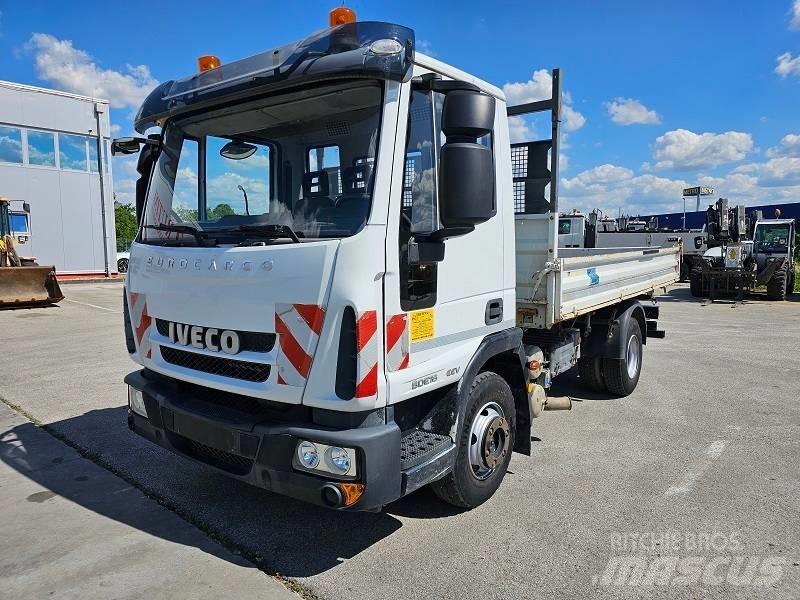 Iveco 80E 18 Platós / Ponyvás teherautók