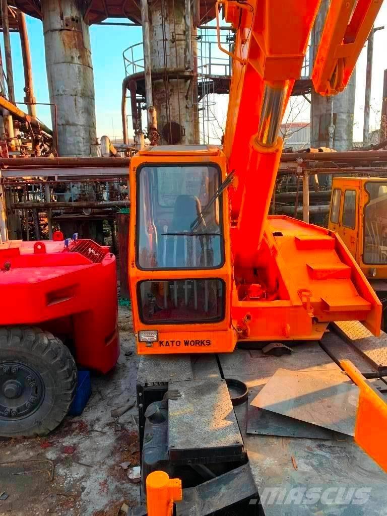 Kato NK 250 E Terepdaruk