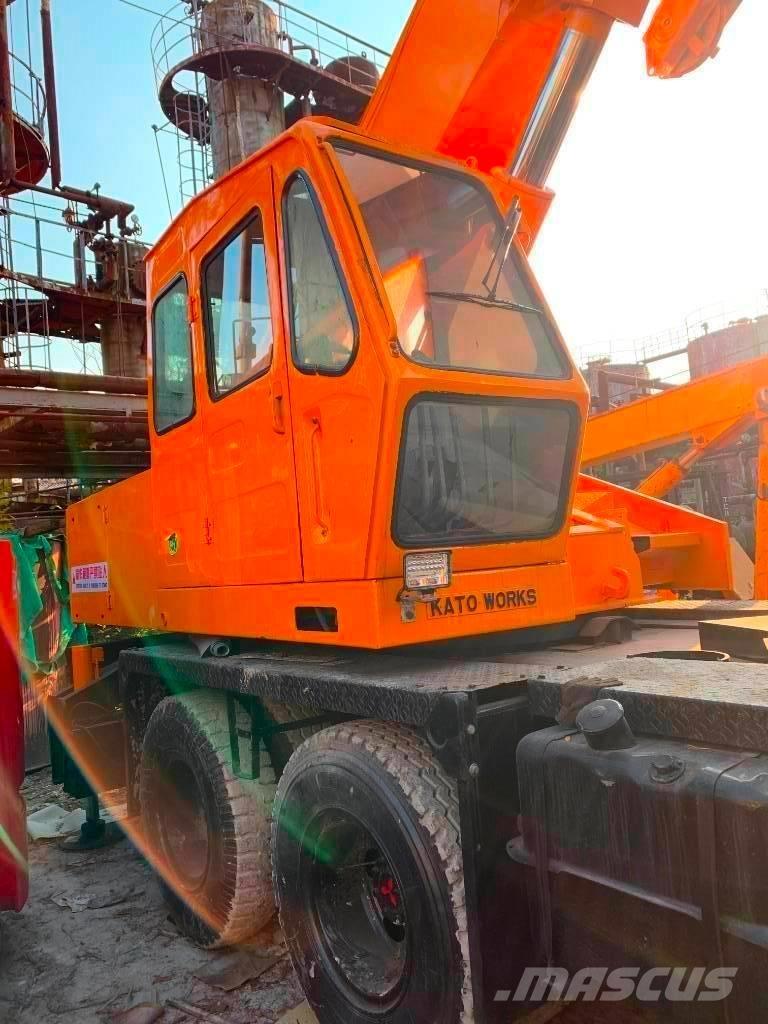 Kato NK 250 E Terepdaruk