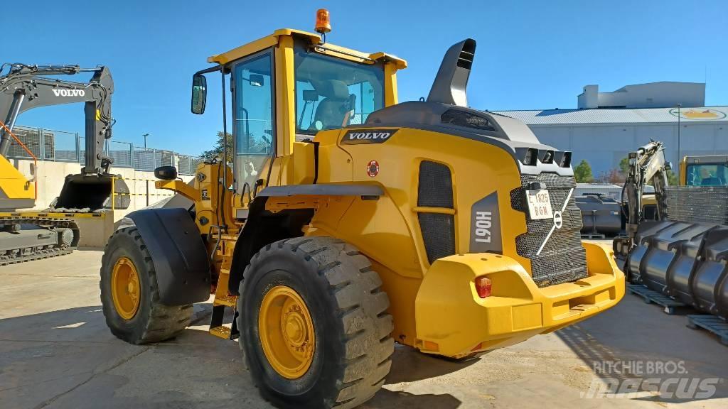 Volvo L 90 H Gumikerekes homlokrakodók