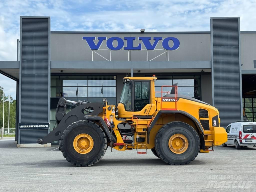 Volvo L 260 H Gumikerekes homlokrakodók