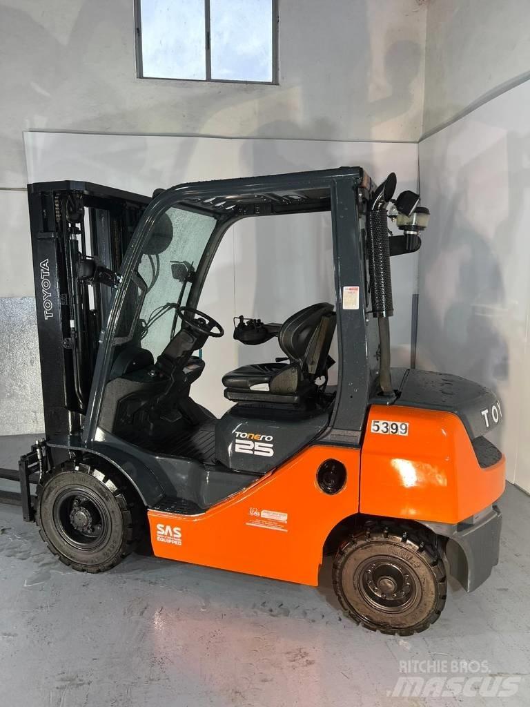 Toyota 02-8 FD F 25 Dízel targoncák