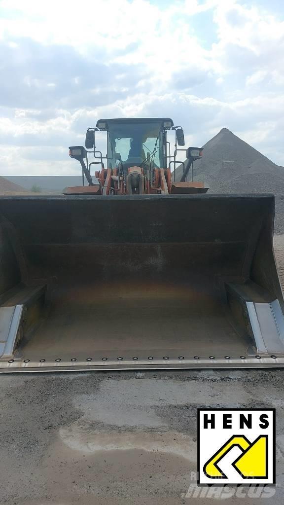 Hitachi ZW 310 Csuklósdömperek