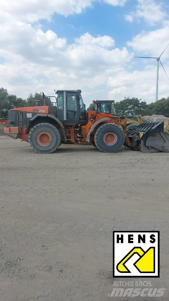 Hitachi ZW 310 Csuklósdömperek