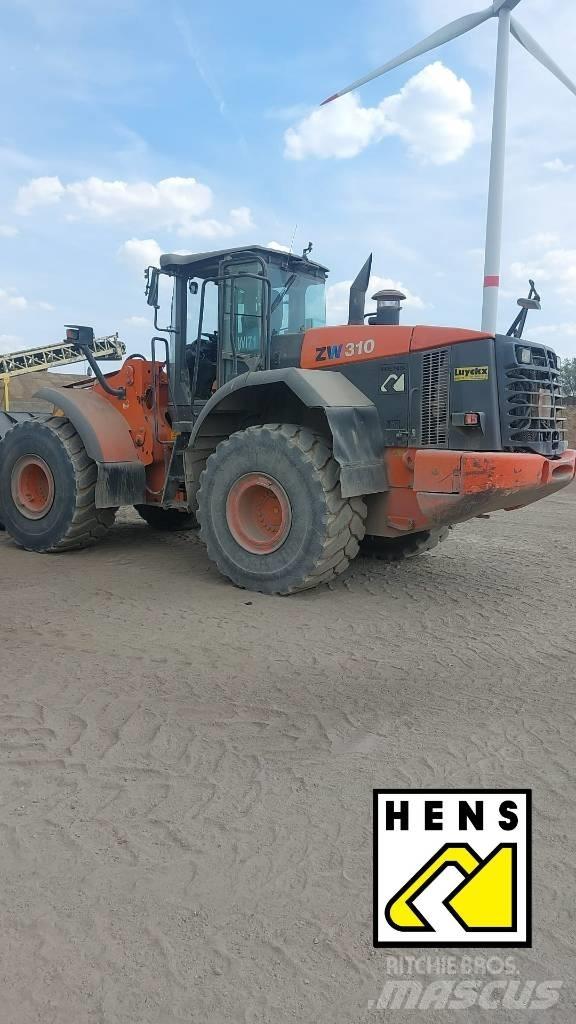 Hitachi ZW 310 Csuklósdömperek
