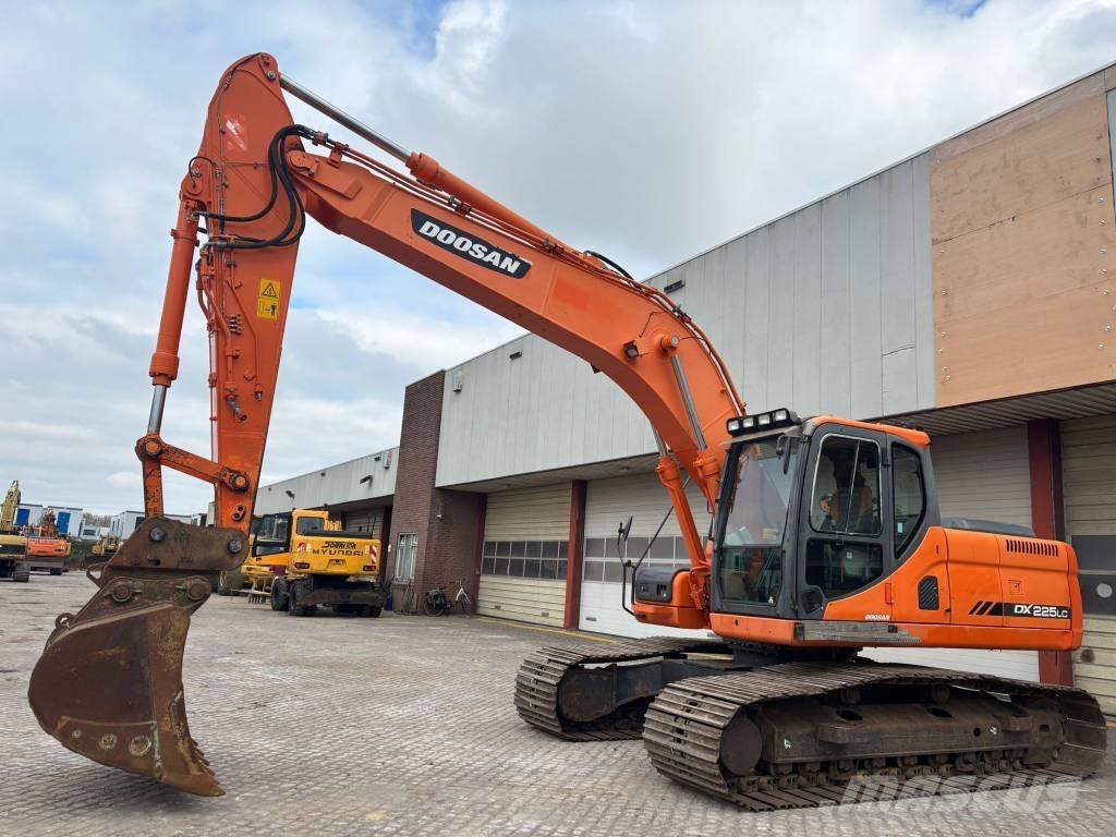 Doosan DX 225 LC Lánctalpas kotrók
