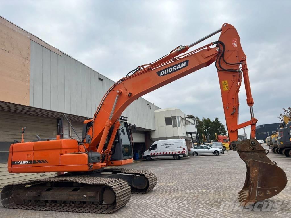 Doosan DX 225 LC Lánctalpas kotrók