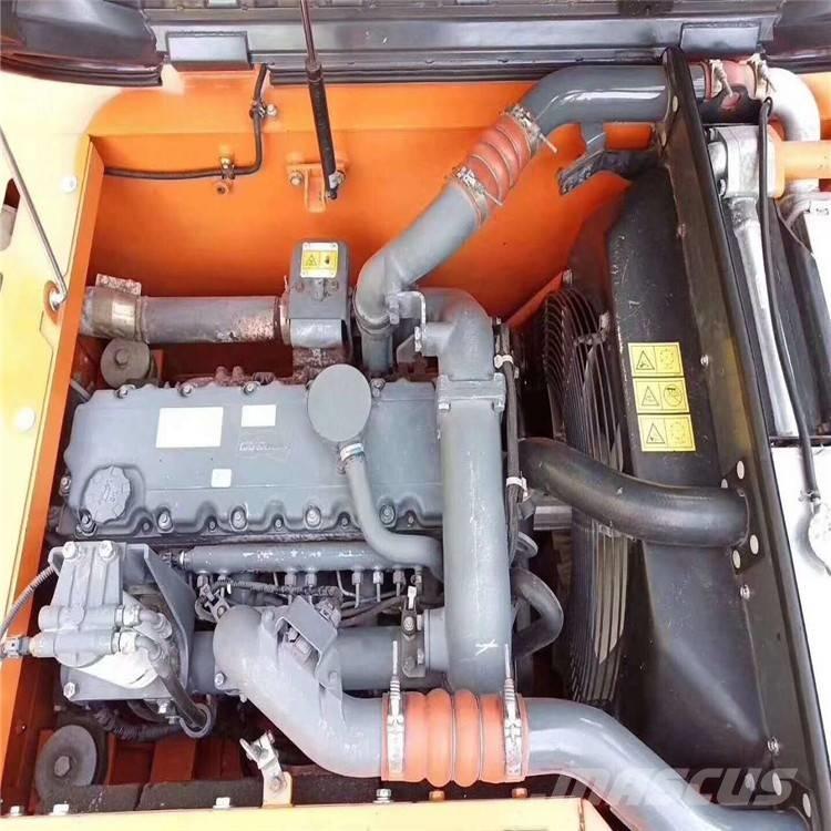 Doosan DX 225 Lánctalpas kotrók