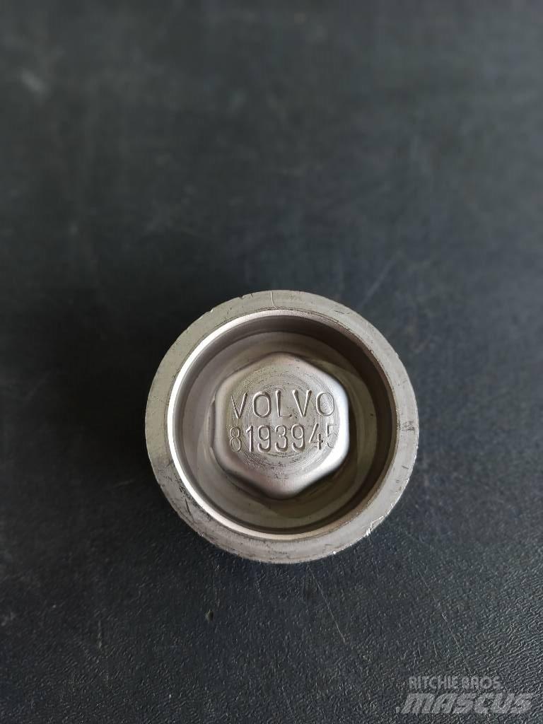 Volvo PLUG 8193945 Motorok
