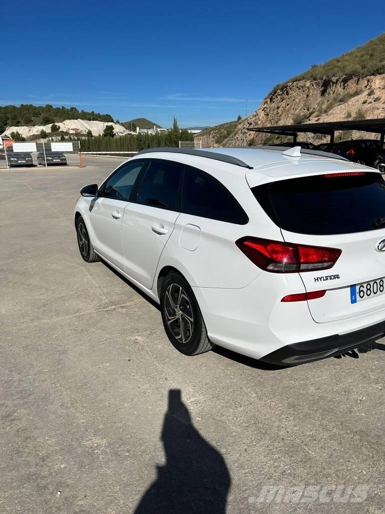 Hyundai I30 Kistehergépjárművek