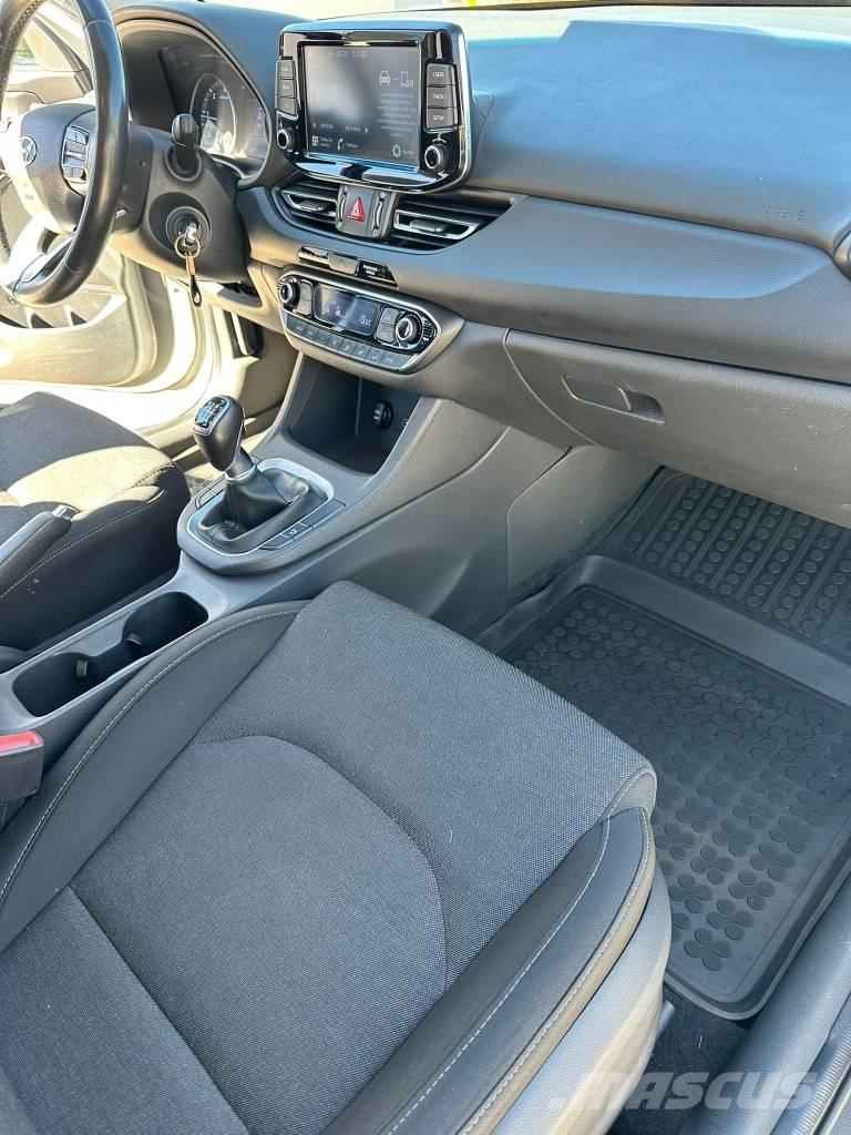 Hyundai I30 Kistehergépjárművek