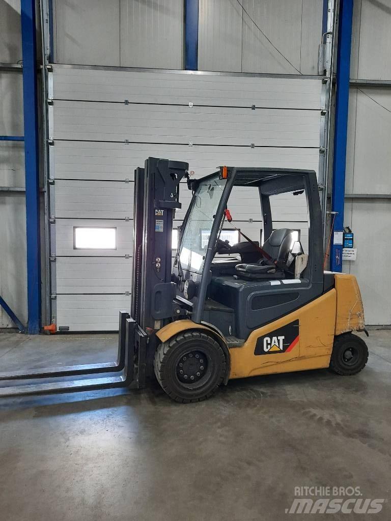 CAT EP50 2 Elektromos targoncák