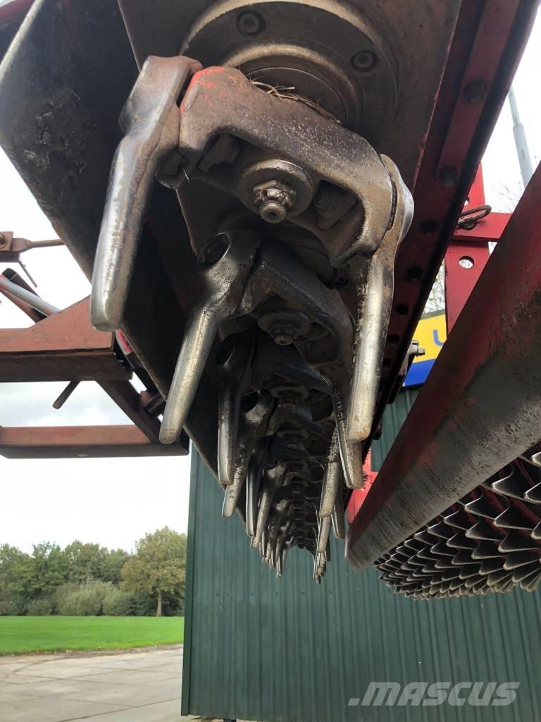 Lely 300-35 Kardánhajtású ekék és Forgó-boronák